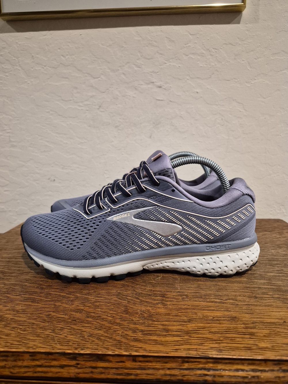 Brooks Ghost 12 Athletic Running Shoes 
Women's Size 9 Wide D